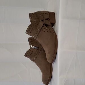 Madden  Girl Arizona booties. Tan. size 7.5. Western style faux buckle and stud
